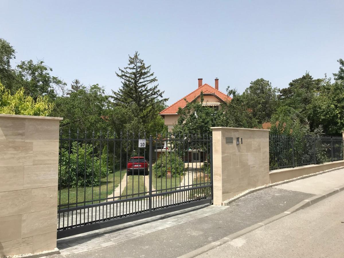Apartman Villa Magdalena Balatonfured Exterior photo